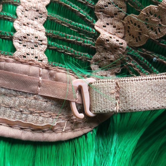 ParamountWigs dark green page boy bob wig - Picture 9 of 10